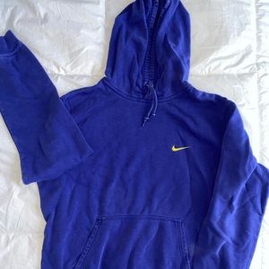 Previously worn Men’s NIKE hoodie, XL